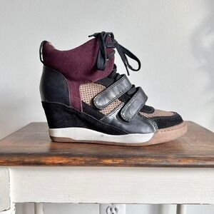 Y2K Nine West Sneaker Wedge size 9 burgundy purple black tan white